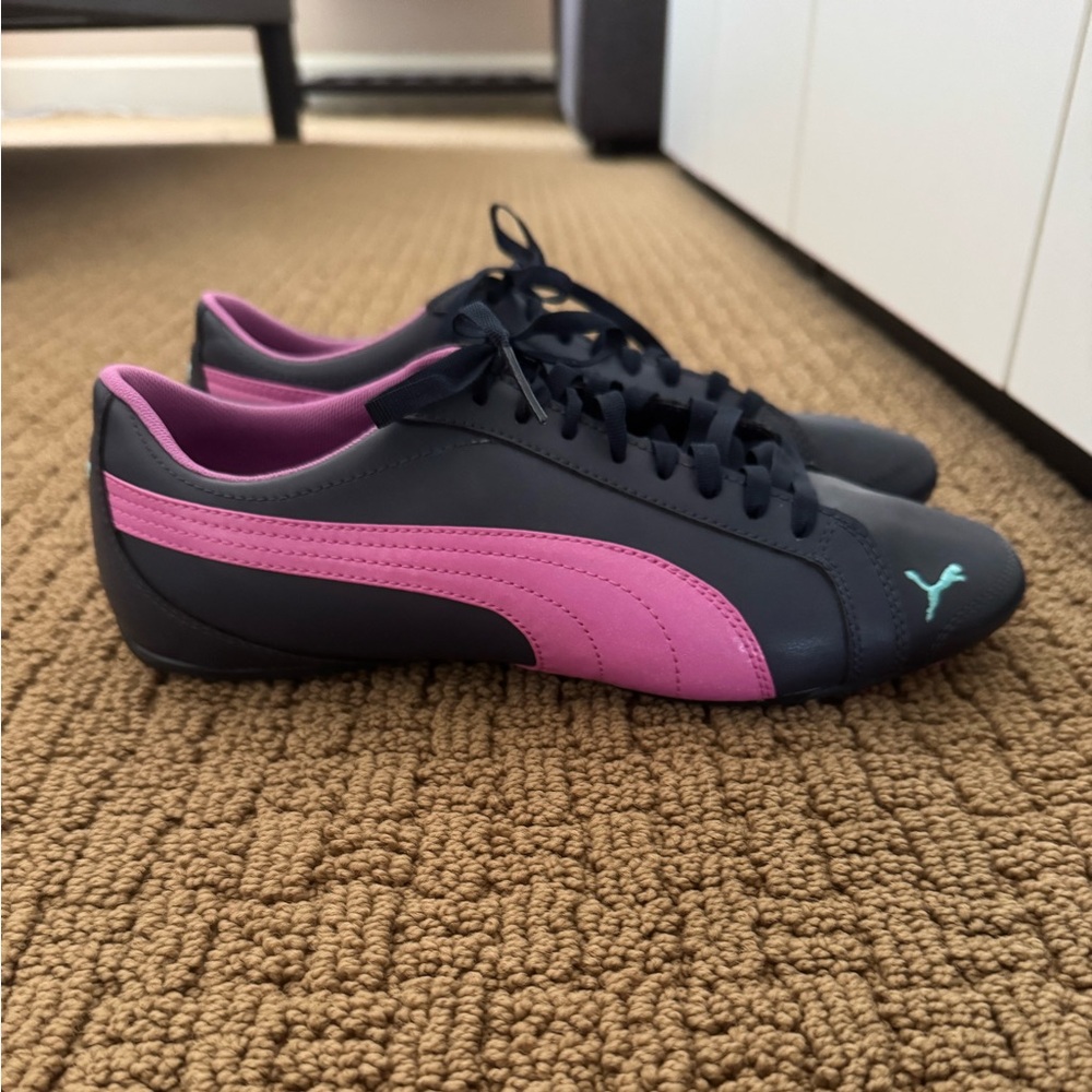 Puma Pink and Navy Zumba shoes . size 9. NWOT  Vintage. Rare!